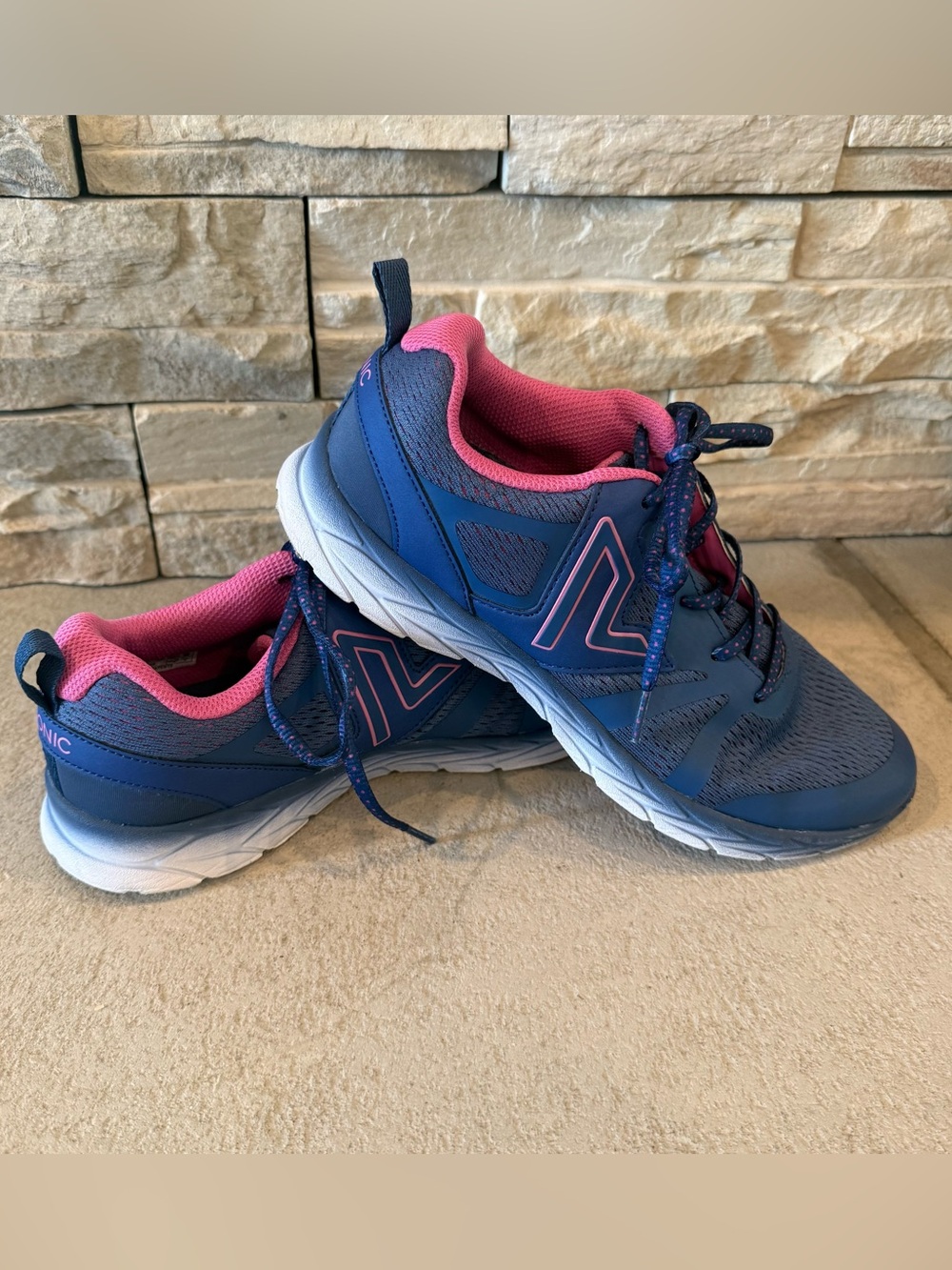 Vionic 335 Miles Women’s Walking Shoes Active Leisure Sneakers Size 9.5 W Indigo